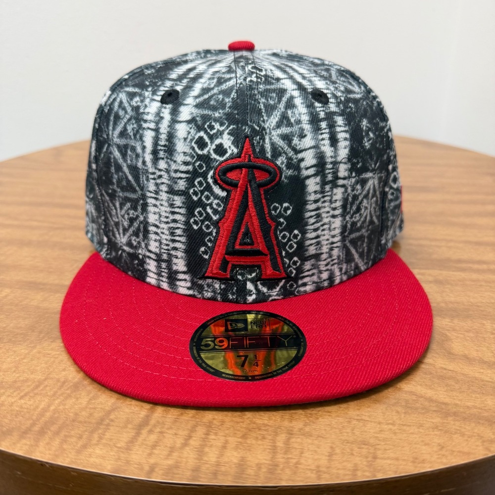 New Era 59FIFTY LA Angels Hat Mens 7 1/4 Red Black Acid wash gray UV Fitted Cap